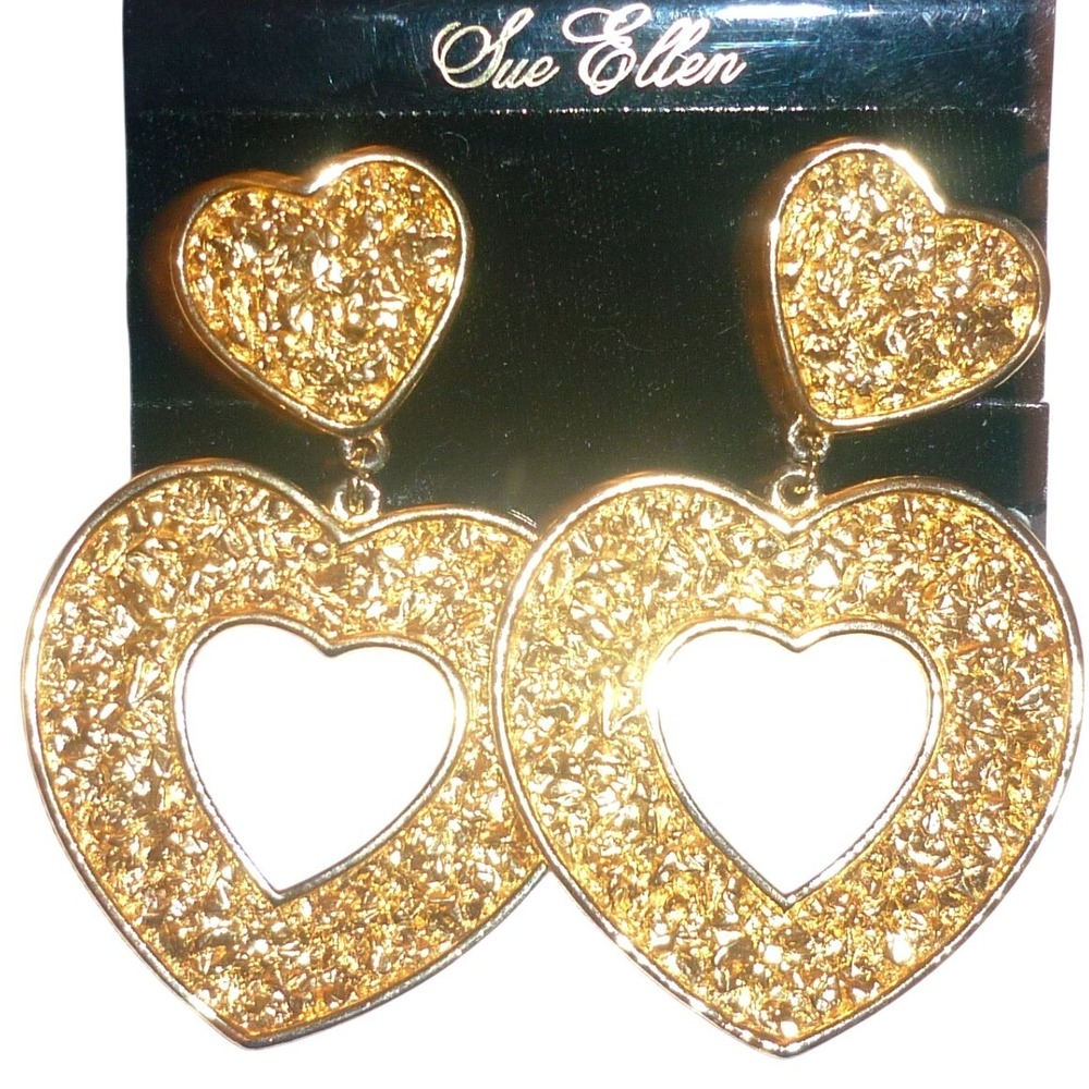Sue Ellen Vintage Gold Tone Textured Double Heart Drop Clip On Earrings Large - Picture 3 of 10